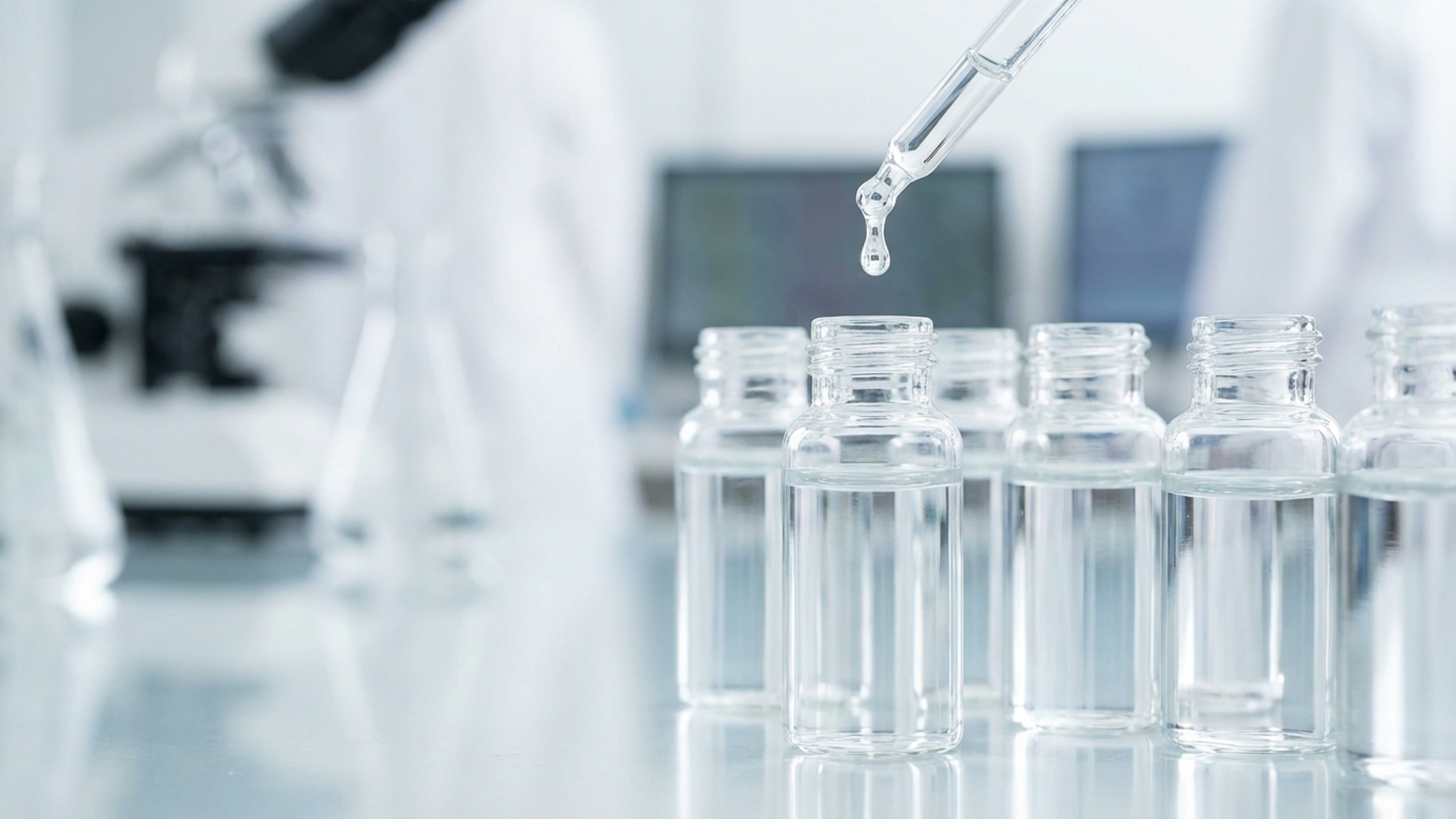 La pure molecular campaign visual